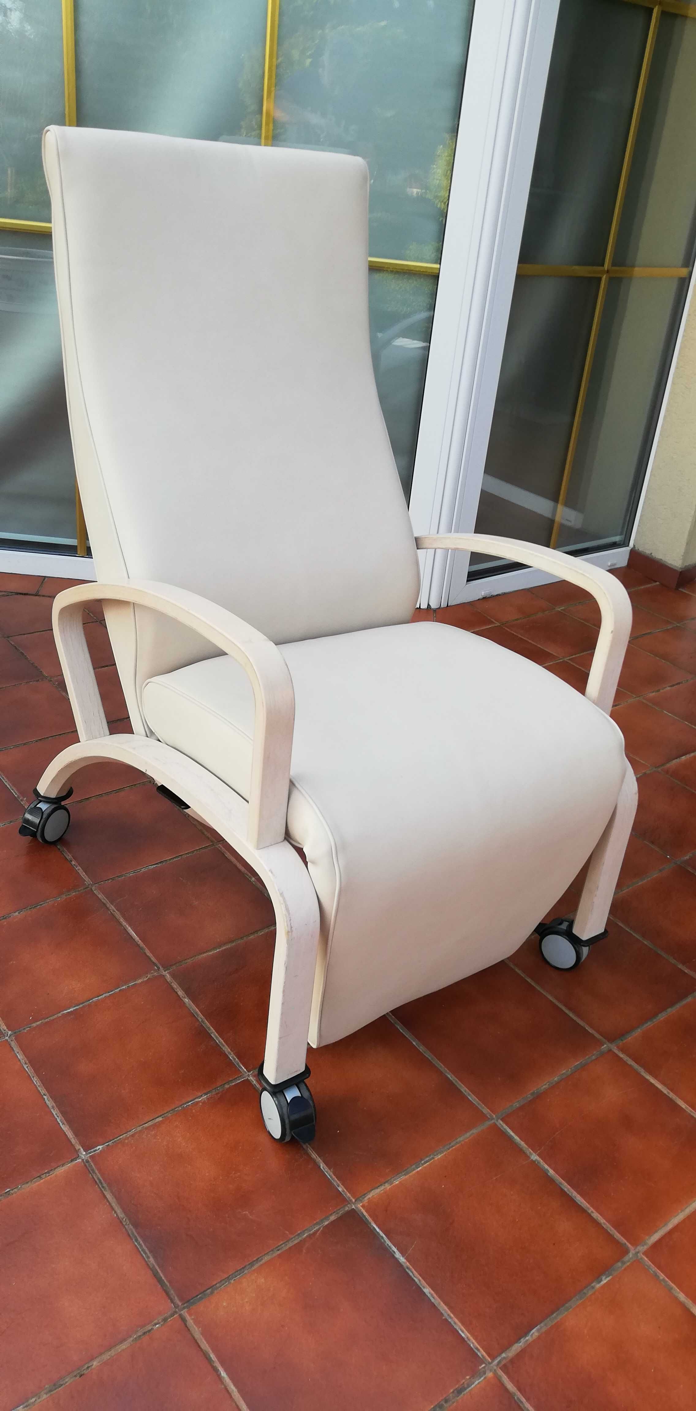 Fotel rozkładany relaks łózko rehabilitacji refleksologii starszych