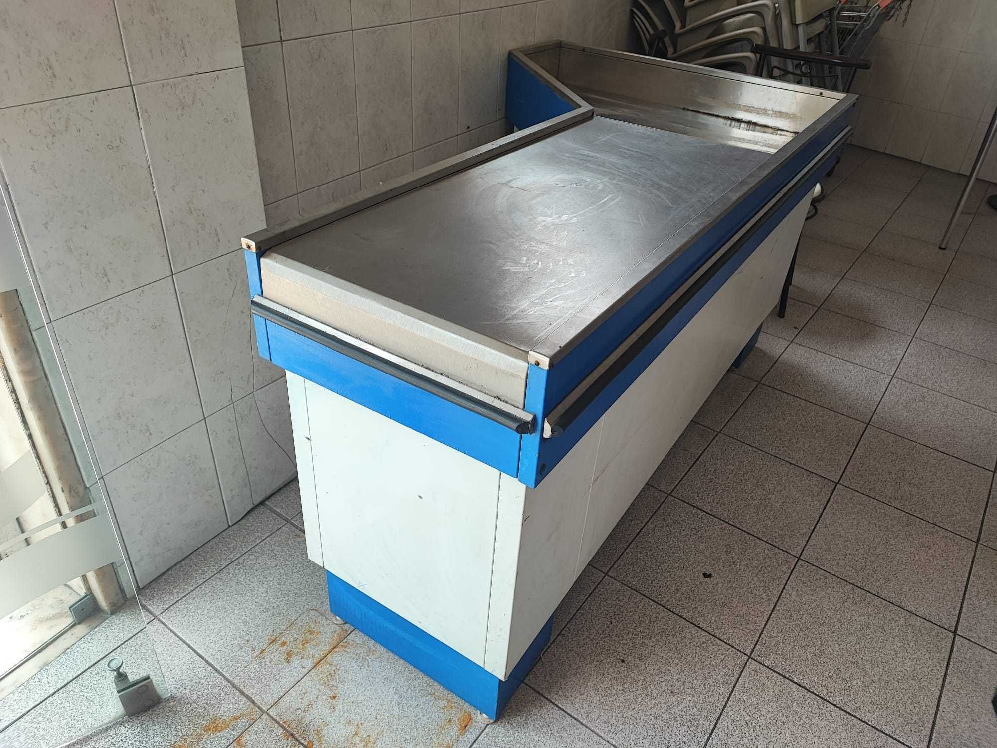 Mesa de saída para supermercado