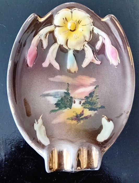 Cinzeiro em cêramica com motivos de alcobaça