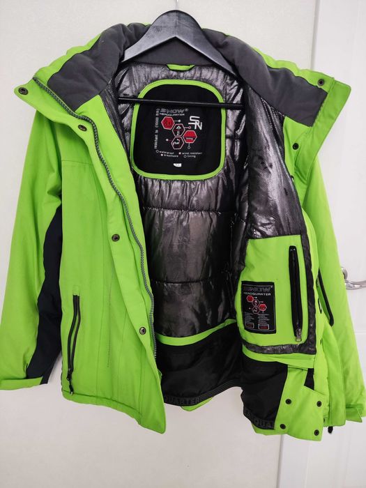 Лижна куртка жіноча