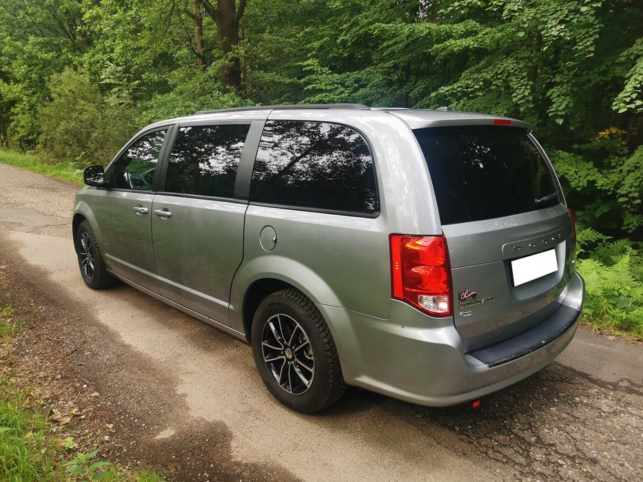 2019 Dodge Grand Caravan GT srebrny - nowe opony