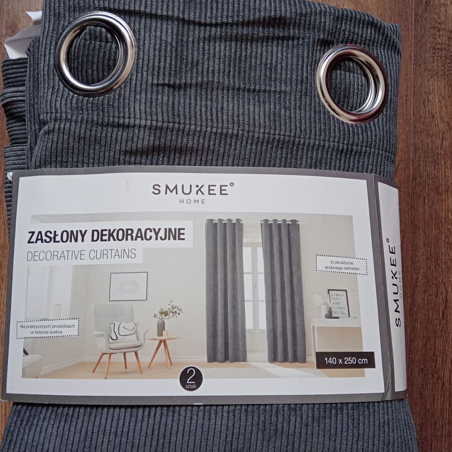 Zasłony na przelotkach Smukee, nowe