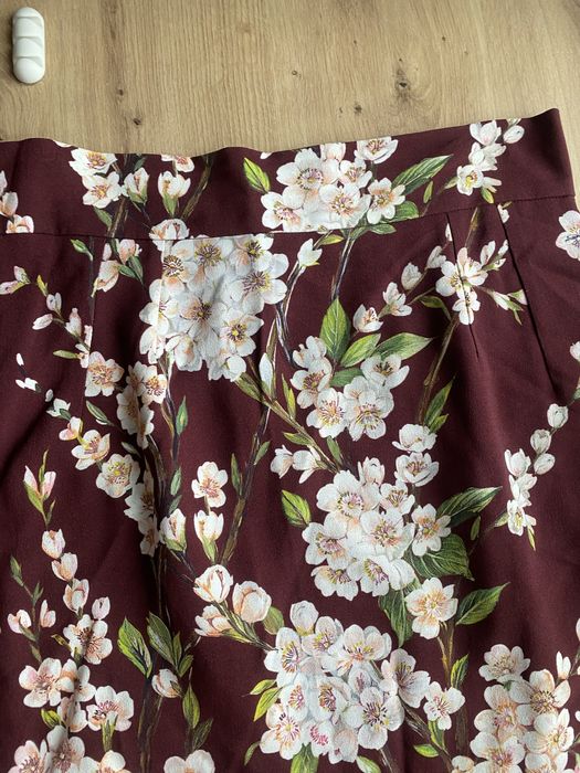 Продам спідницю Dolce Gabbana в гарному стані розмір 46