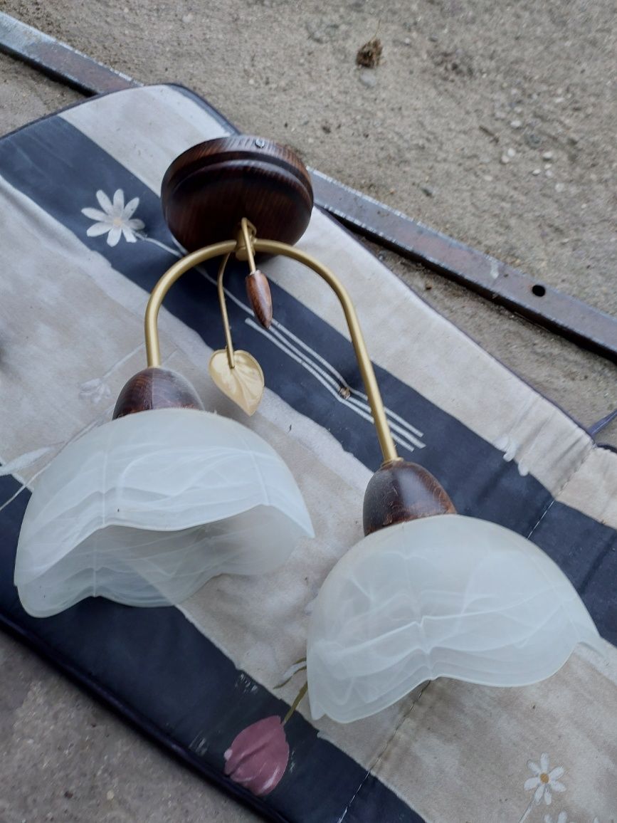 Ładna lampa wisząca.