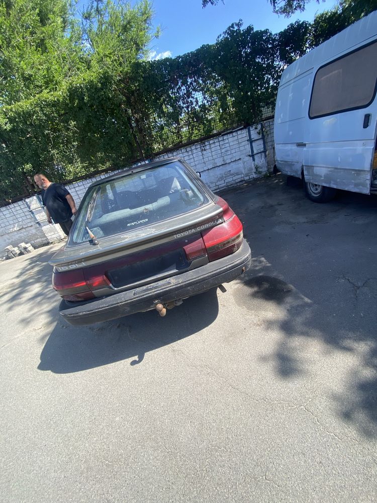 Кузовні запчастини тойота корола