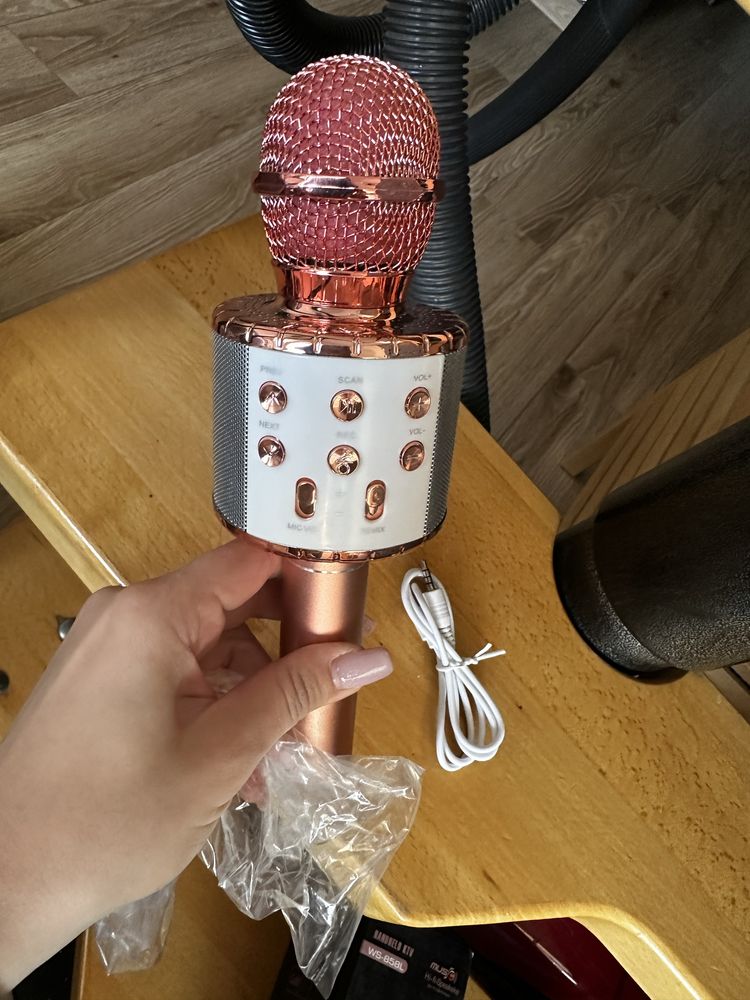 Mikrofon karaoke WS-858L bezprzewodowy Bluetooth