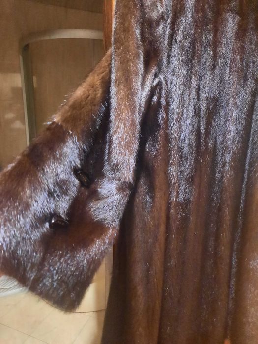 Шуба норкова.Вживане.48 розмірСтан ідеальний.