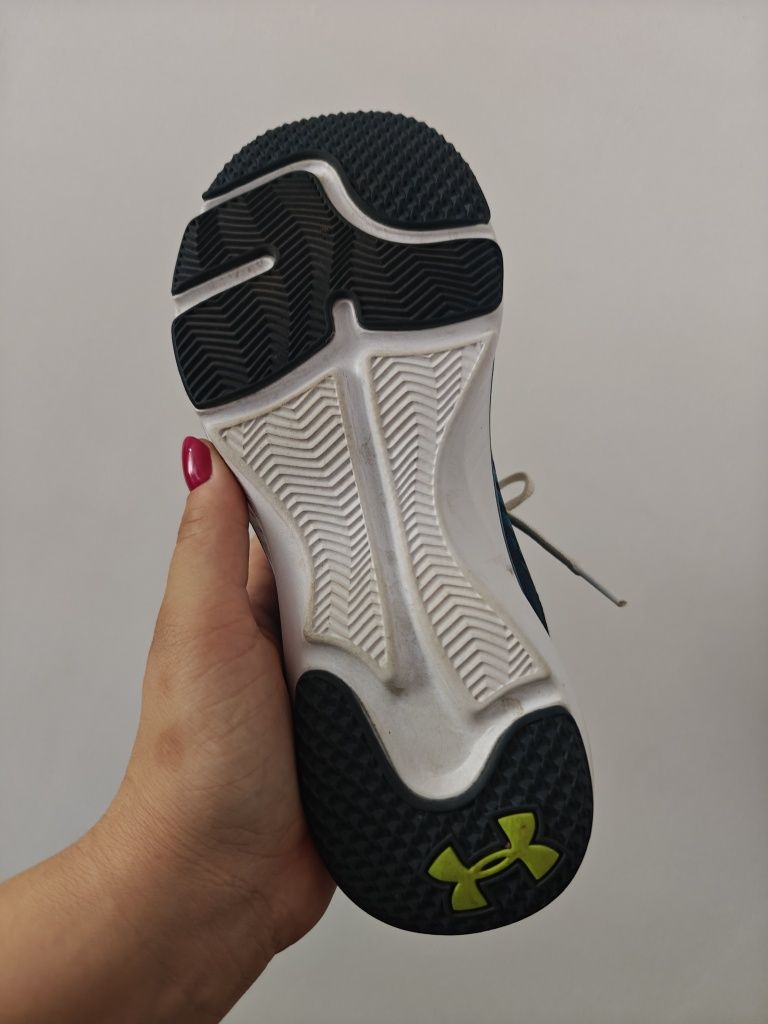 Under Armour adidasy sportowe damskie 37,5/24 cm