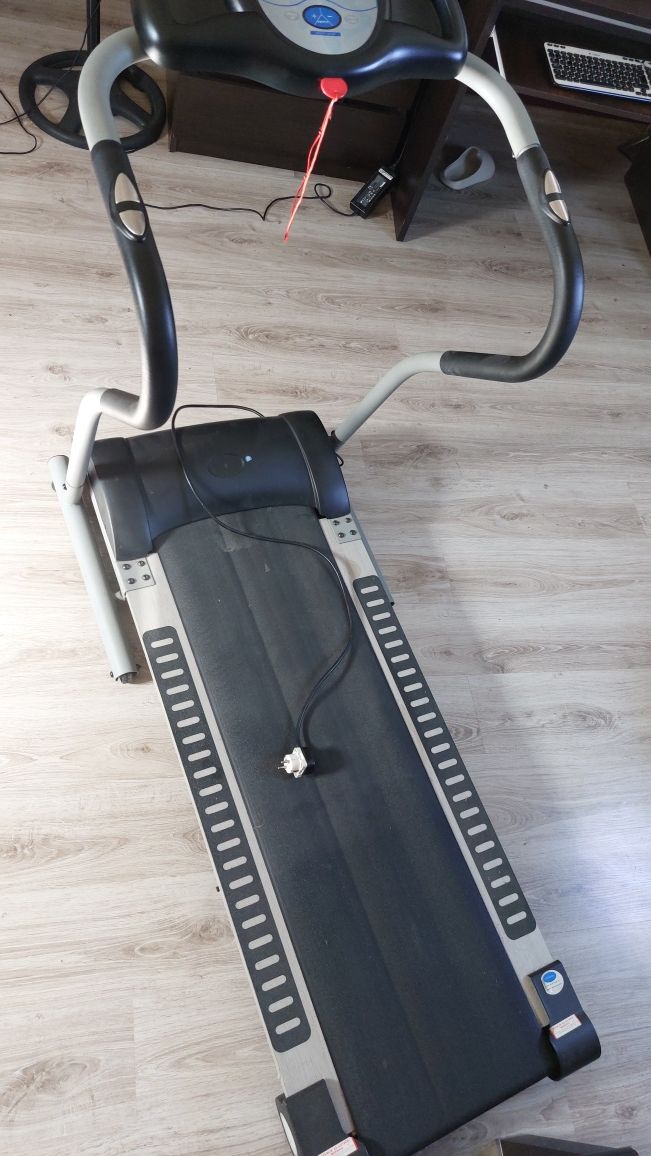 Bieżnia elektryczna Pro Fitness do 100kg, do 12km/h- uszkodzona