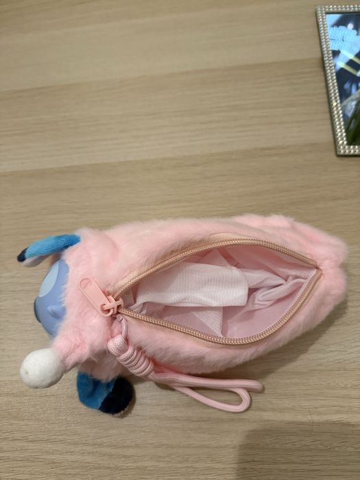Piórnik pluszowy Stitch Labubu różowy