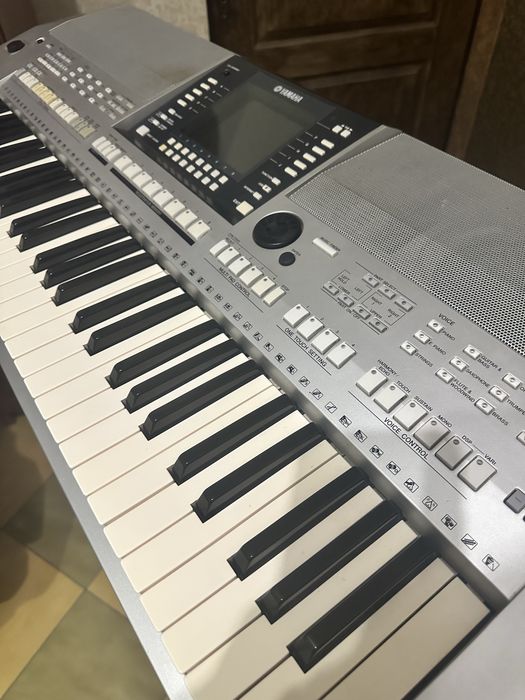 Продам Синтезатор