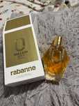 Million gold for her perfumy