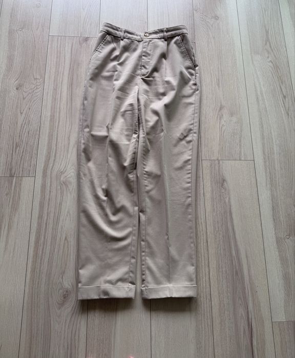 Beżowy granitur damski House