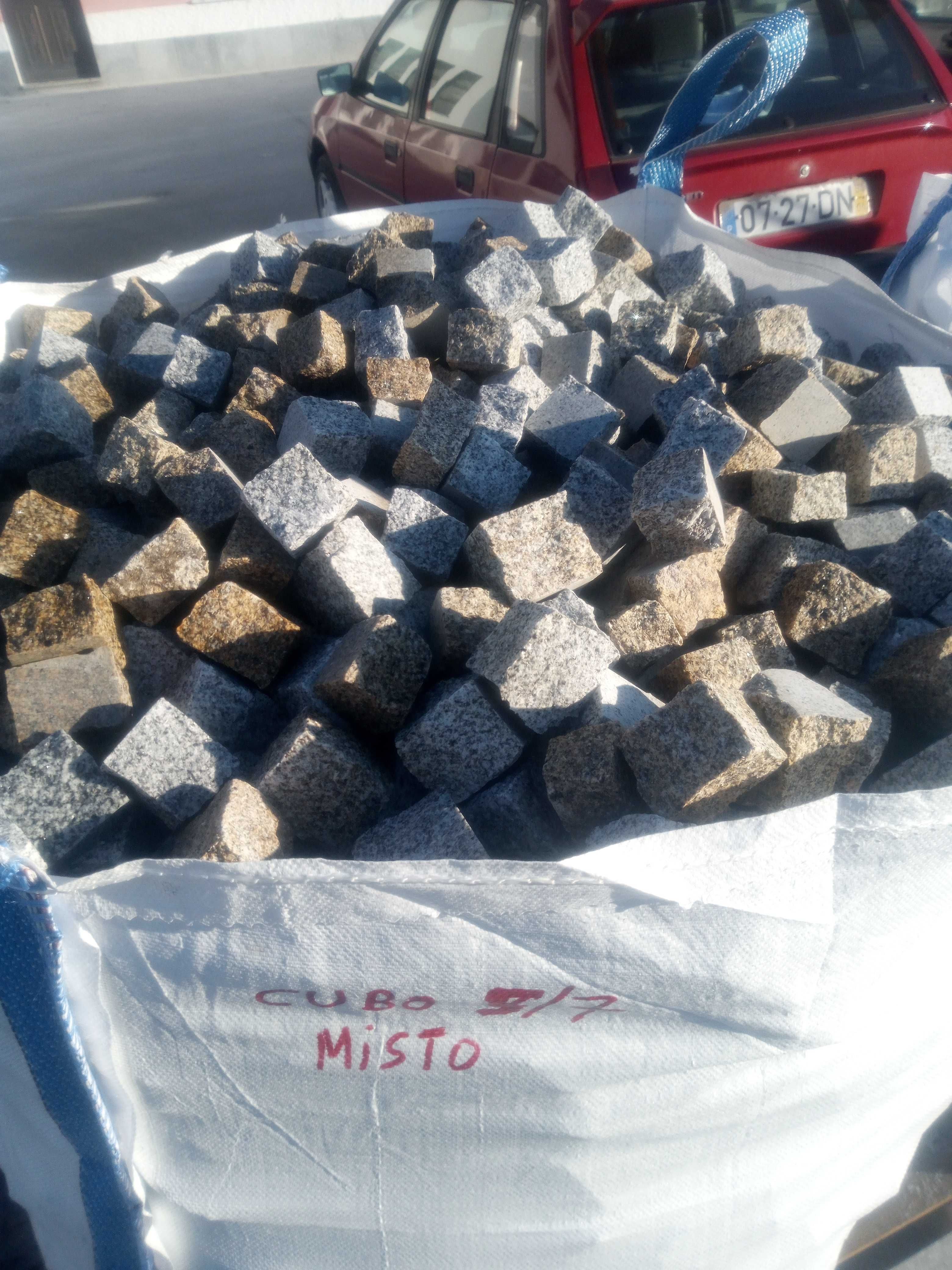 Calçada de granito mista 5/7