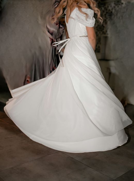 Biala suknia ślubna hiszpanka r.36