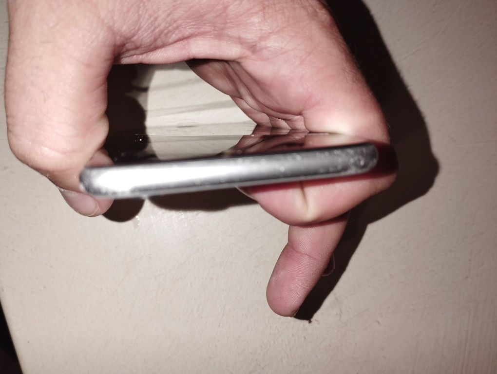 Iphone 6 не включается