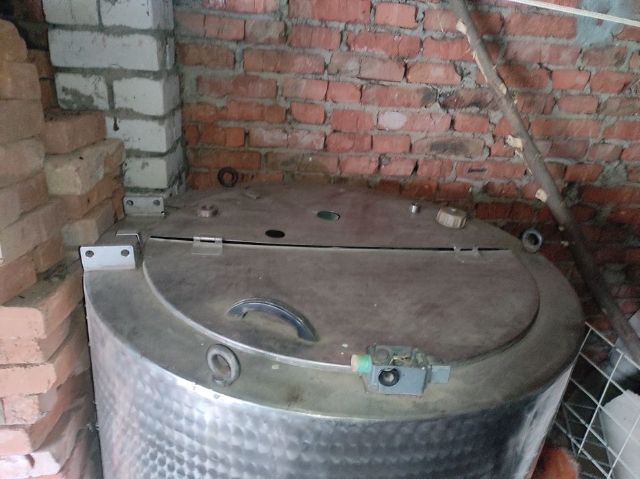 Ємкість нержавіюча з рубашкою 350 л