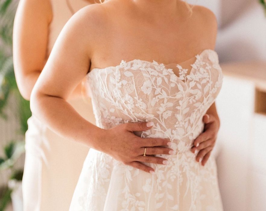 Suknia ślubna Amy Love model Troy Ivory