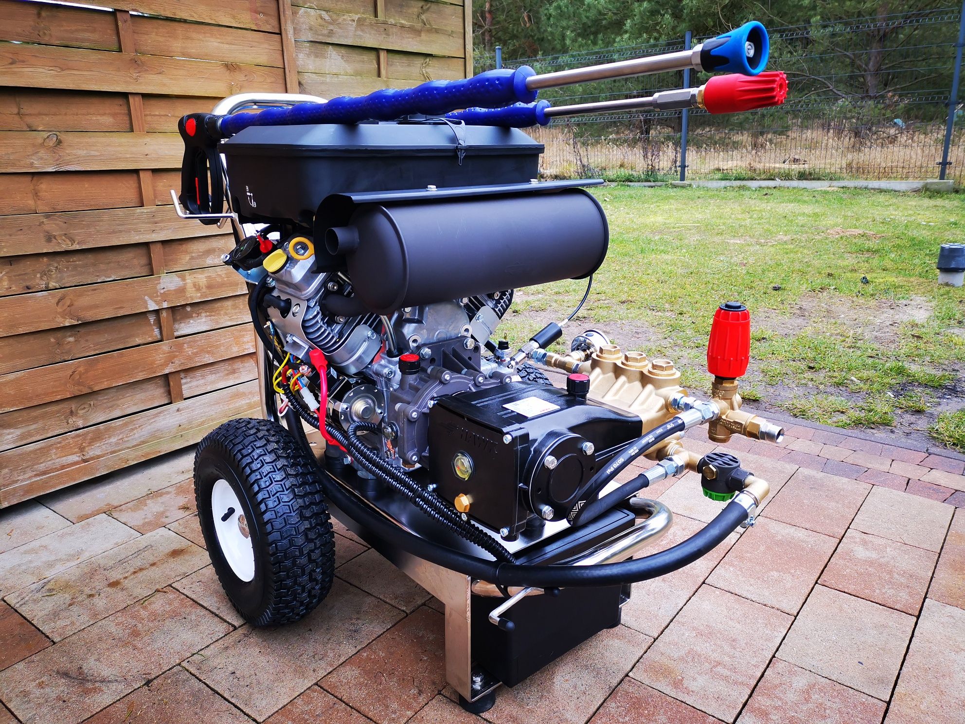 Myjka ciśnieniowa Spalinowa Briggs Vanguard 23KM