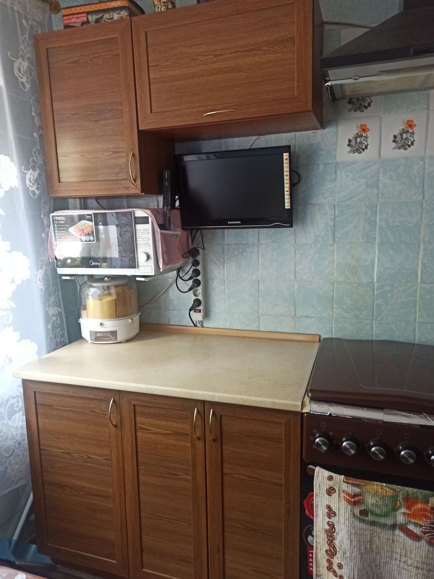 Продам кухню темный орех
