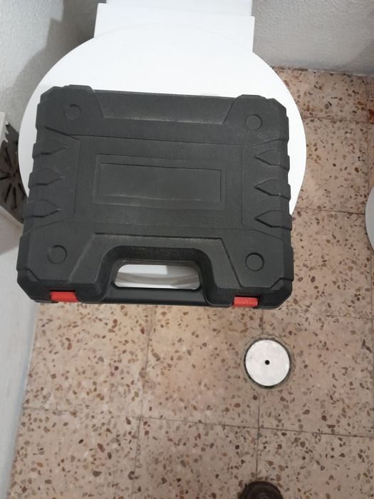 Vendo aparafusadora nova