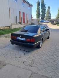 BMW 525i автомобиль