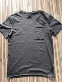 Nowy, modny t-shirt firmy Outhorn w roz. S