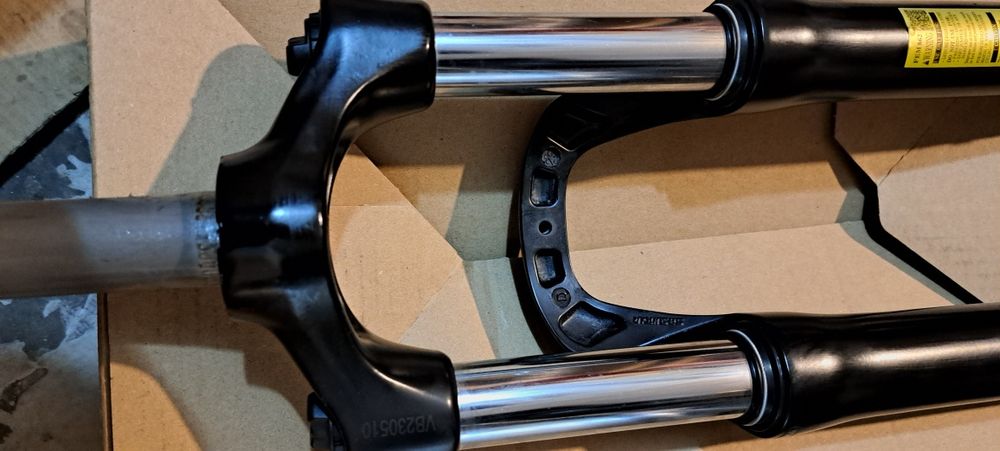 Amortyzator Suntour NVX pod koło 29 cali, używany