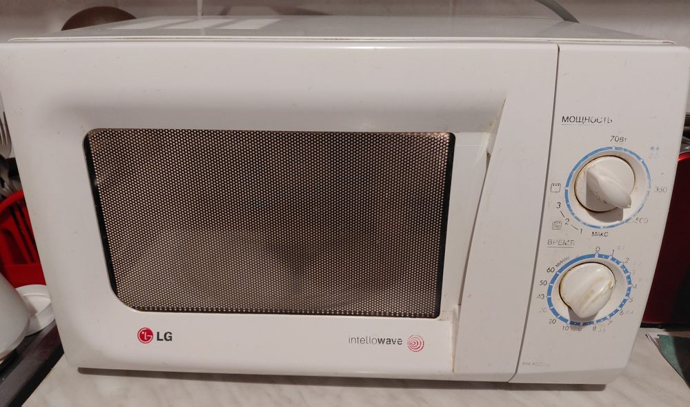 Мікрохвильова піч LG mb-4022g