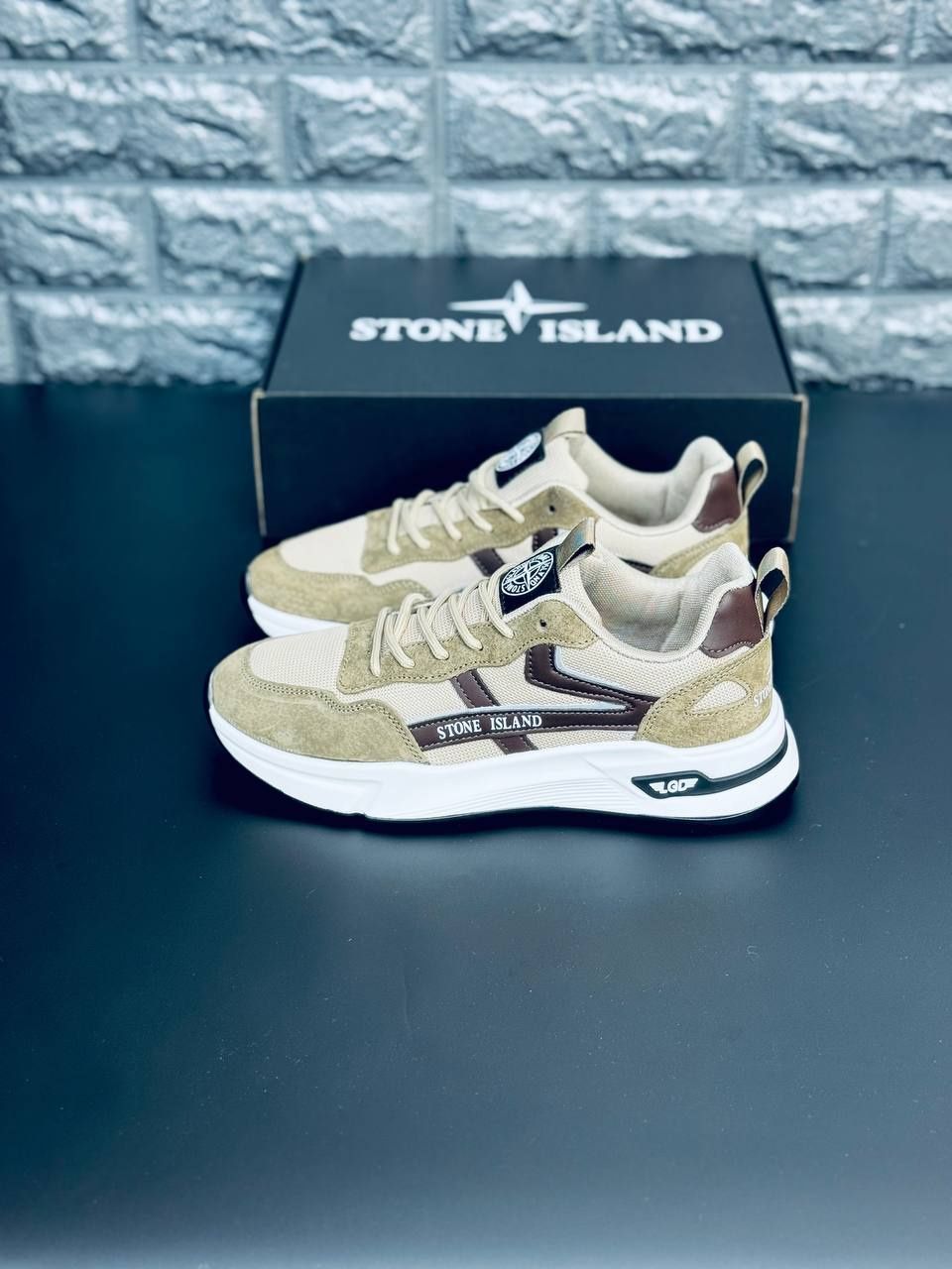 Мужские кроссовки stone island