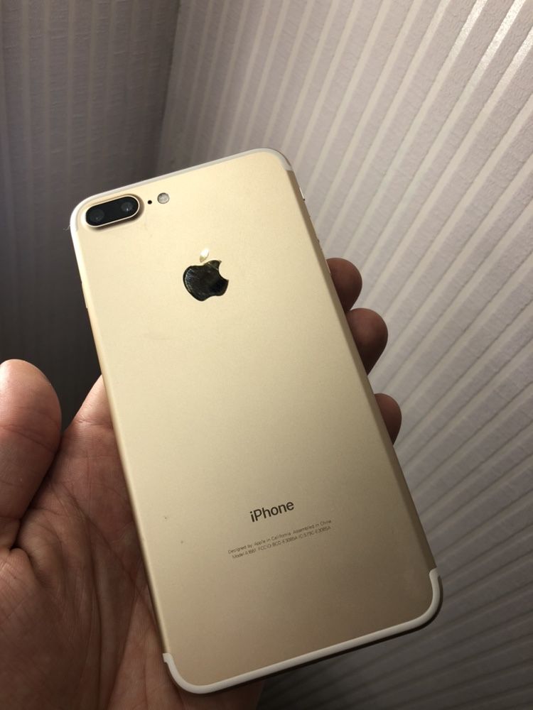 Продам Apple iPhone 7 Plus 32gb идеальный