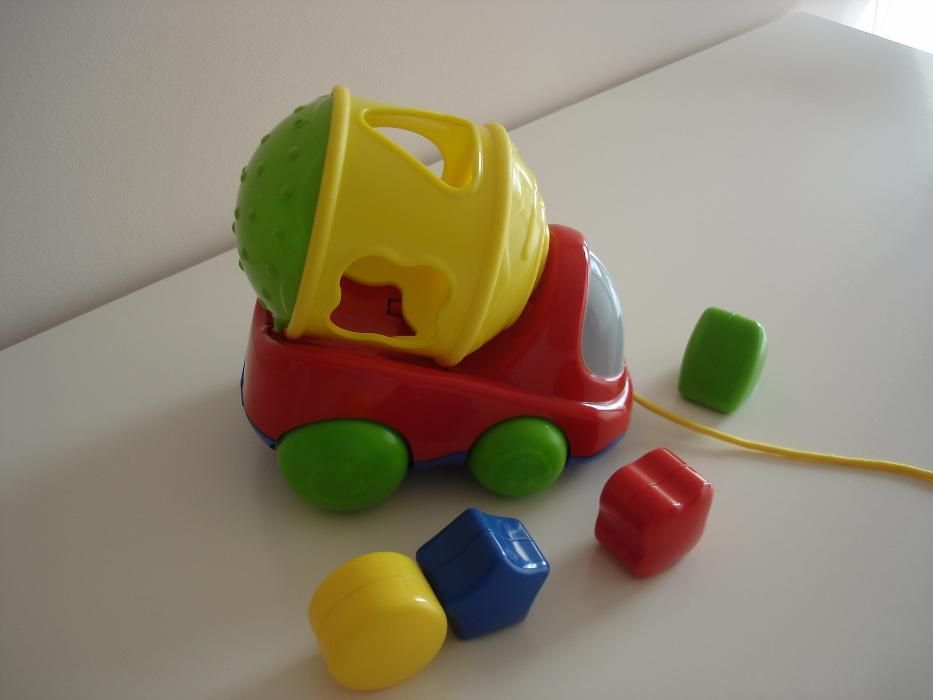 Carro com formas Chico