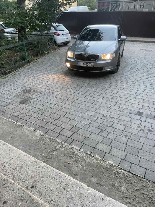 Шкода суперб 2012 рік