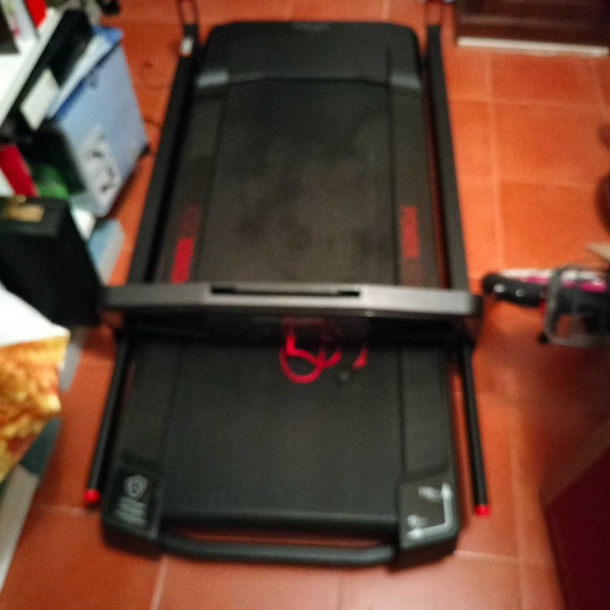 Passadeira de corrida compacta Run 100 domyos