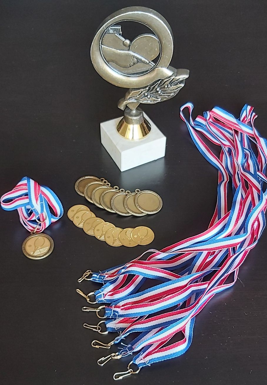 Troféu Ténis de Mesa + medalhas