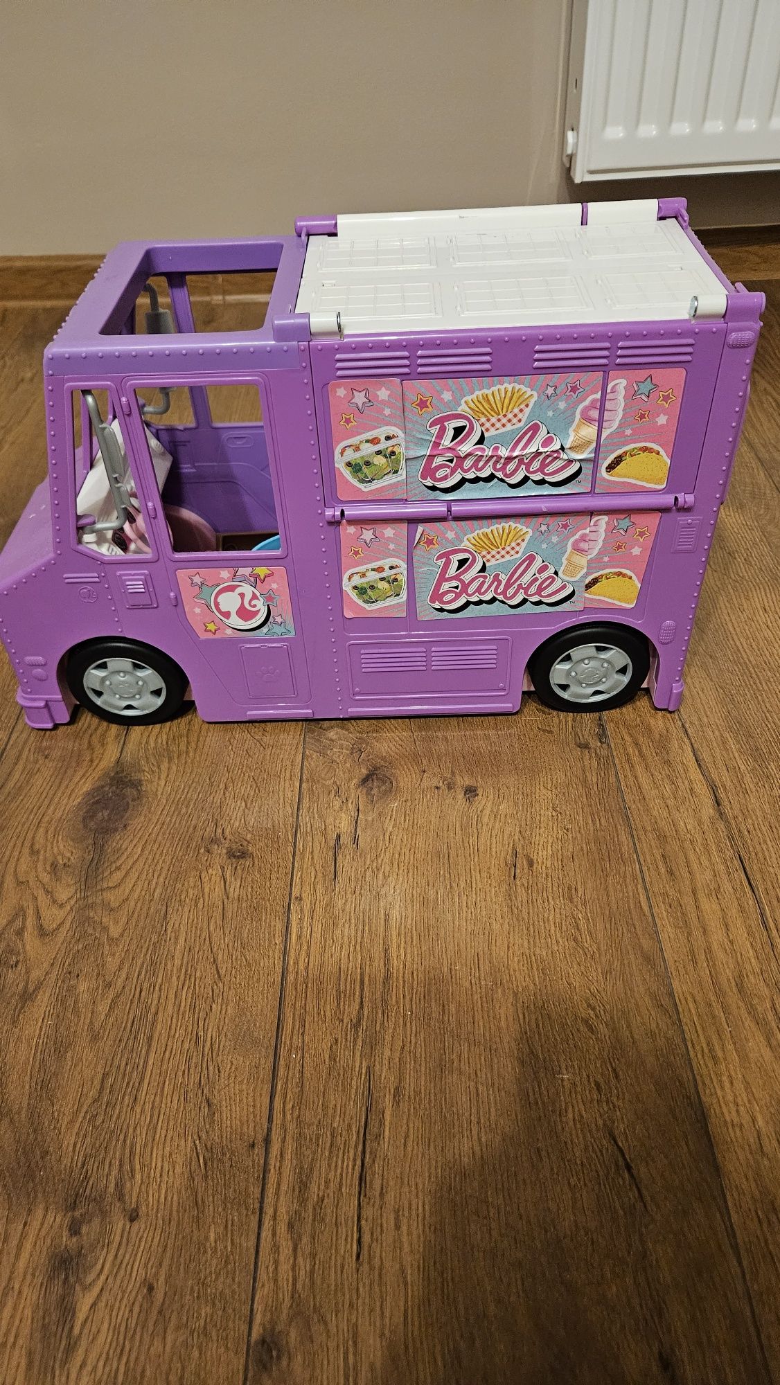 Food truck Barbie