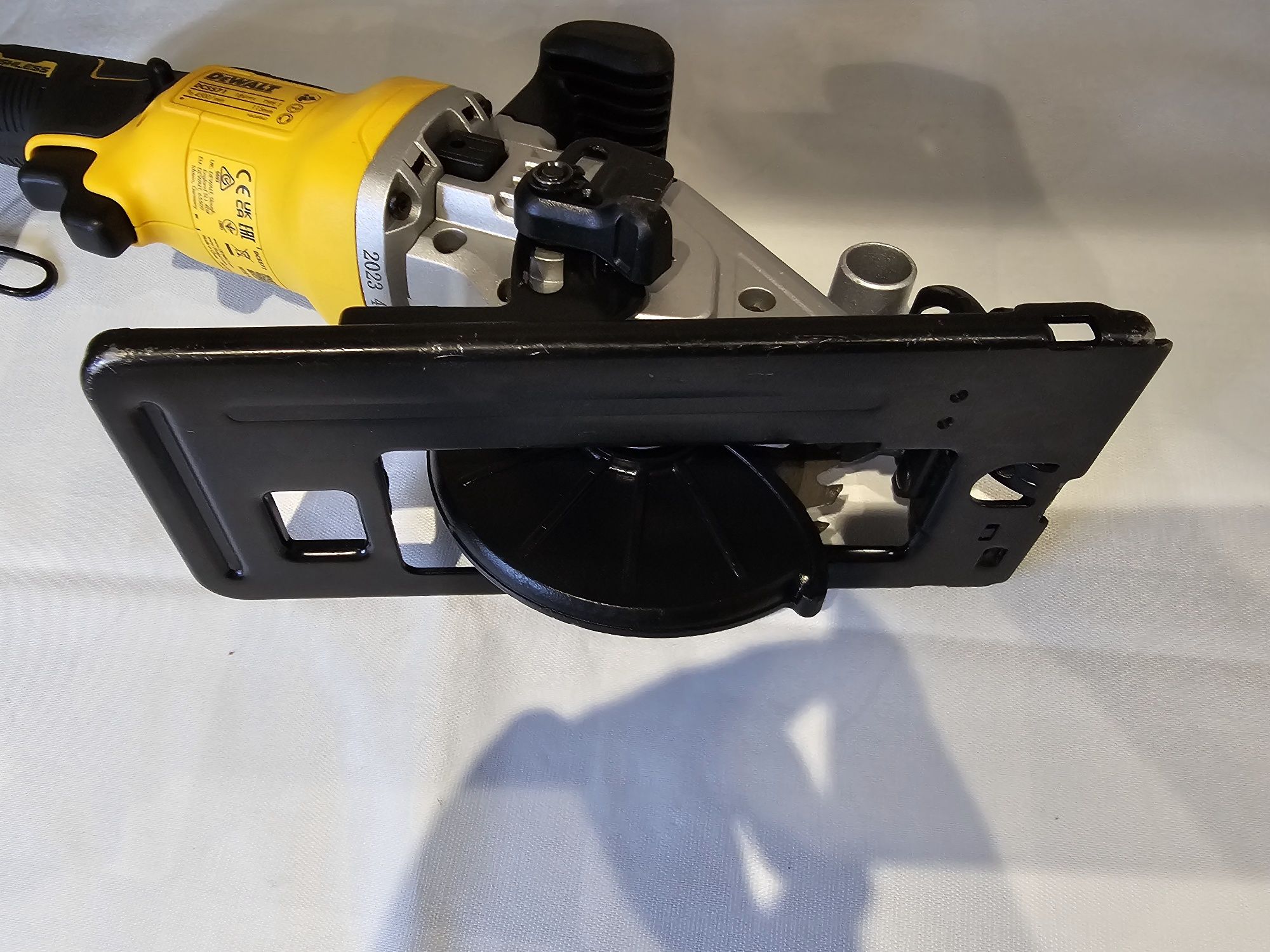 DEWALT Pilarka tarczowa 115mm 18V Akumulatorowa DCS571