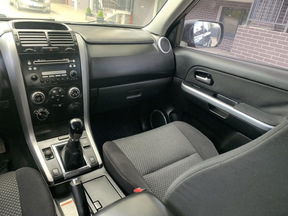 Suzuki Grand Vitara 2.0 бенз. 2006 року