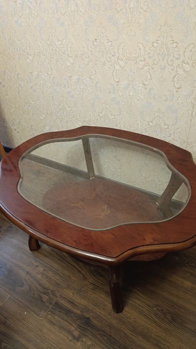 Продам журнальный стол