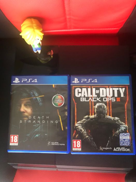 PS4 500GB + 2 Comandos + 2 Jogos