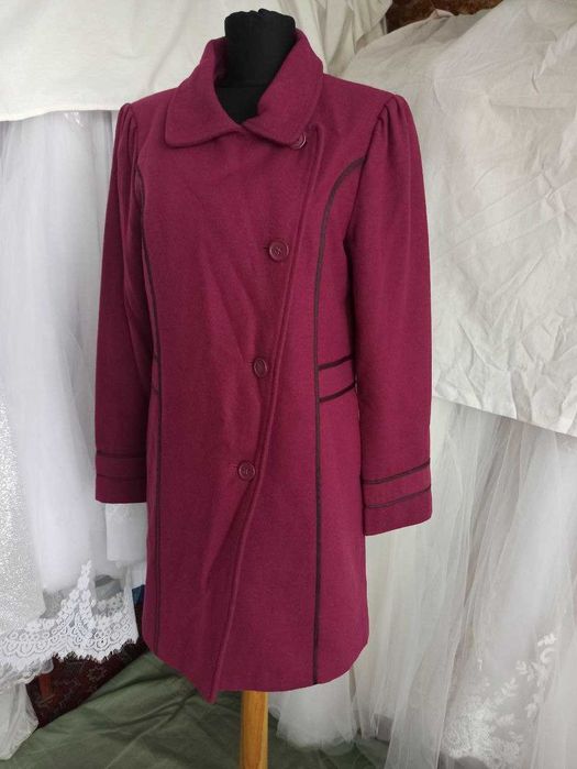 Пальто новое  прямого силуэта 44-46 р.