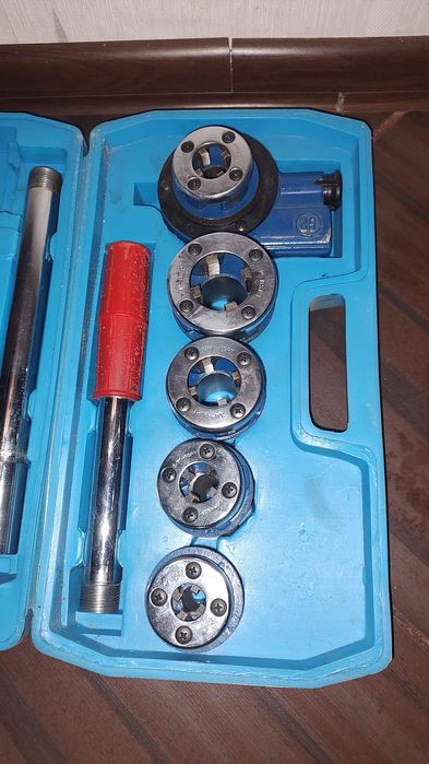 Nowy zestaw NARZYNEK GWINTOWNIKÓW w walizce