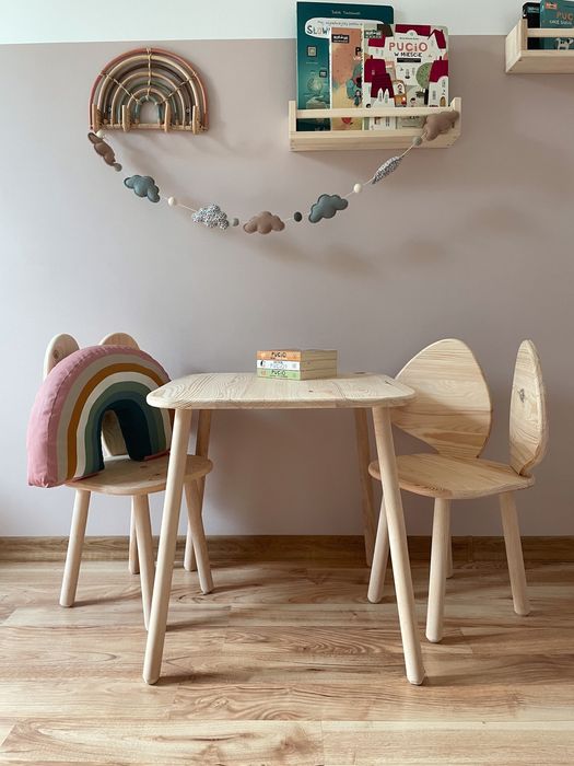 Stolik + 2 krzesełka dla dzieci