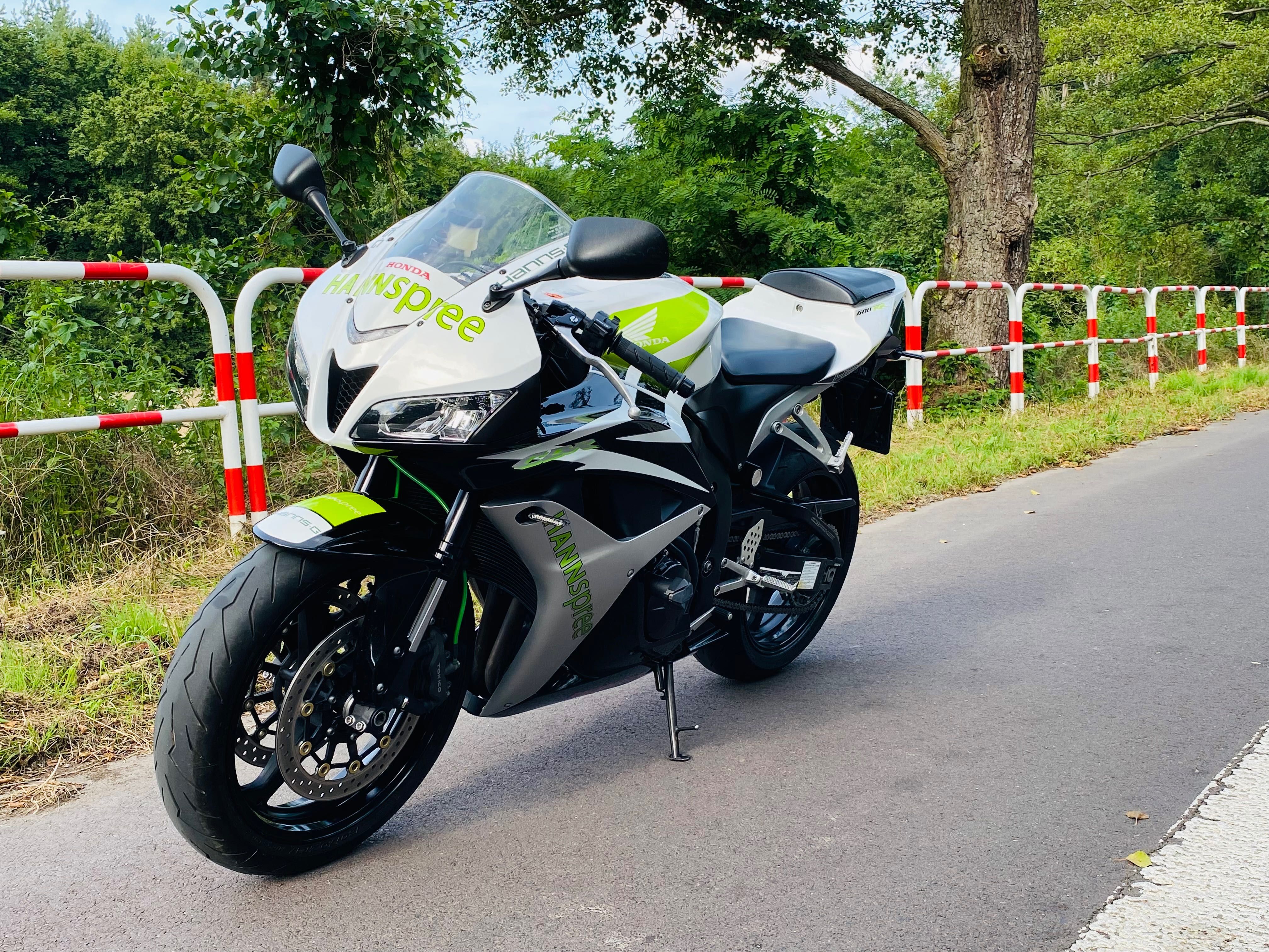 Honda CBR 600RR PC 40 HANNspree