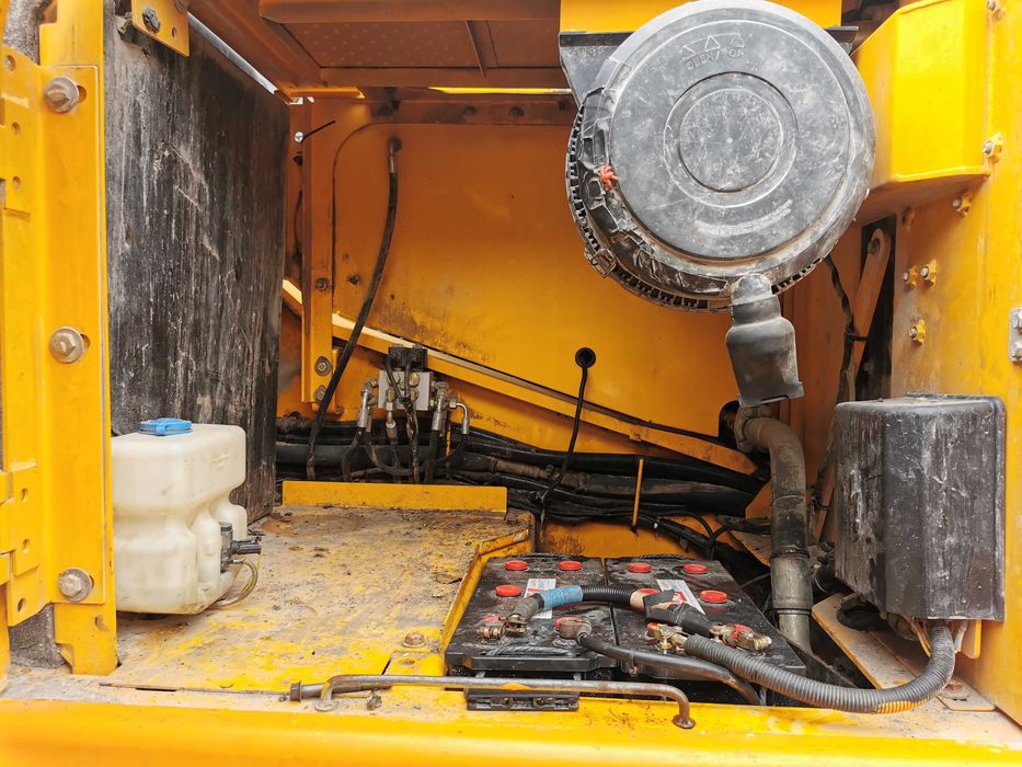 Гусеничный экскаватор JCB JS 290