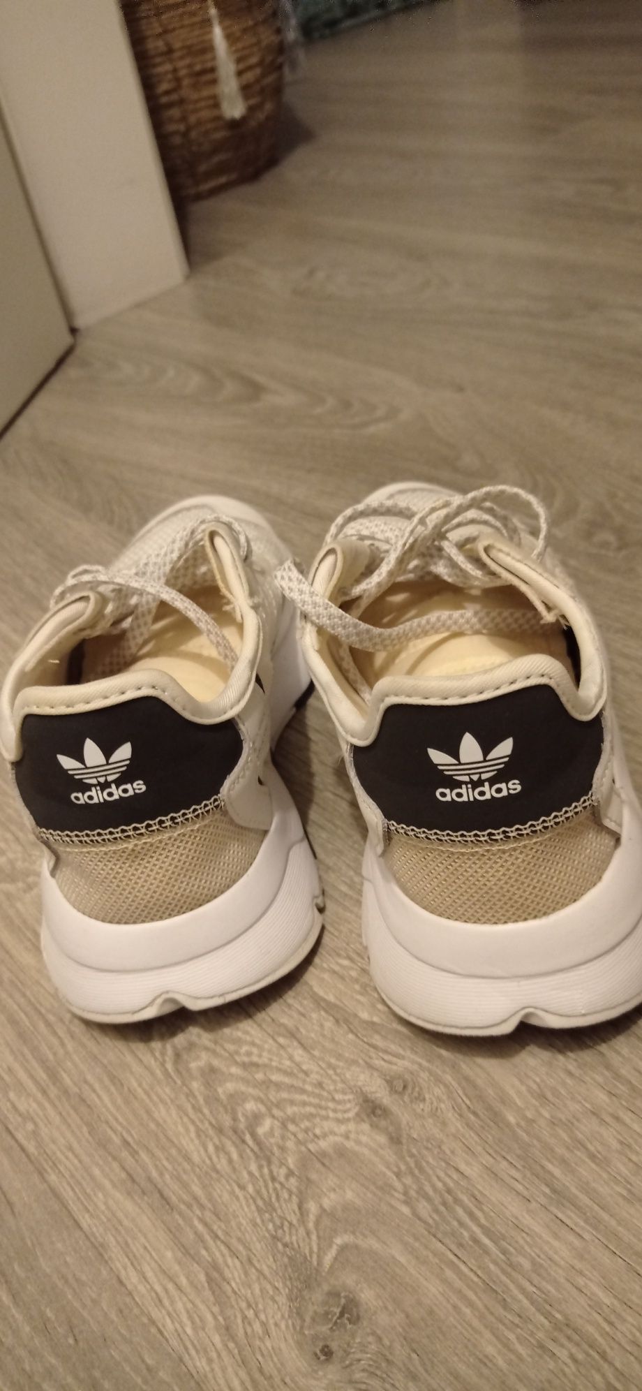 sapatilhas Adidas tamanho 34