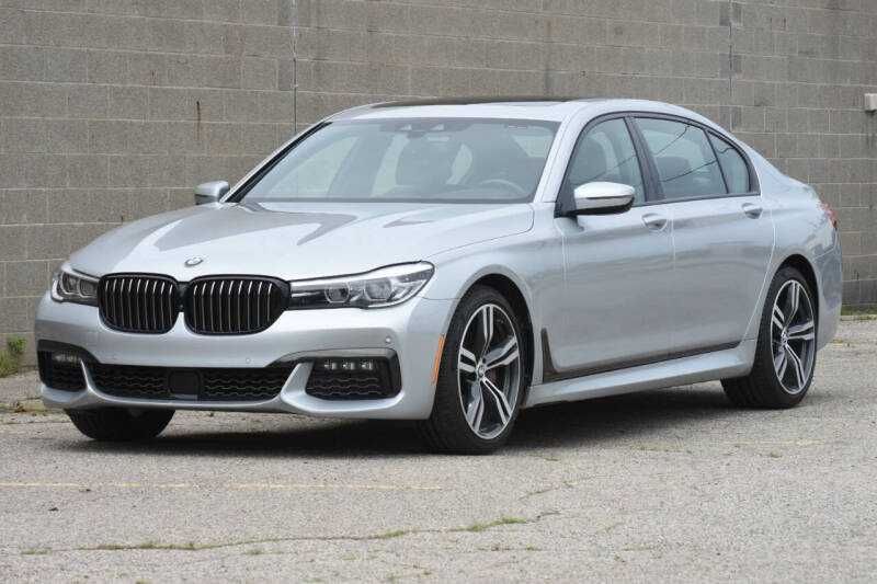 BMW 740i 2019 року