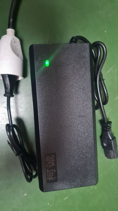 Szybka ładowarka li-ion 67V 5A