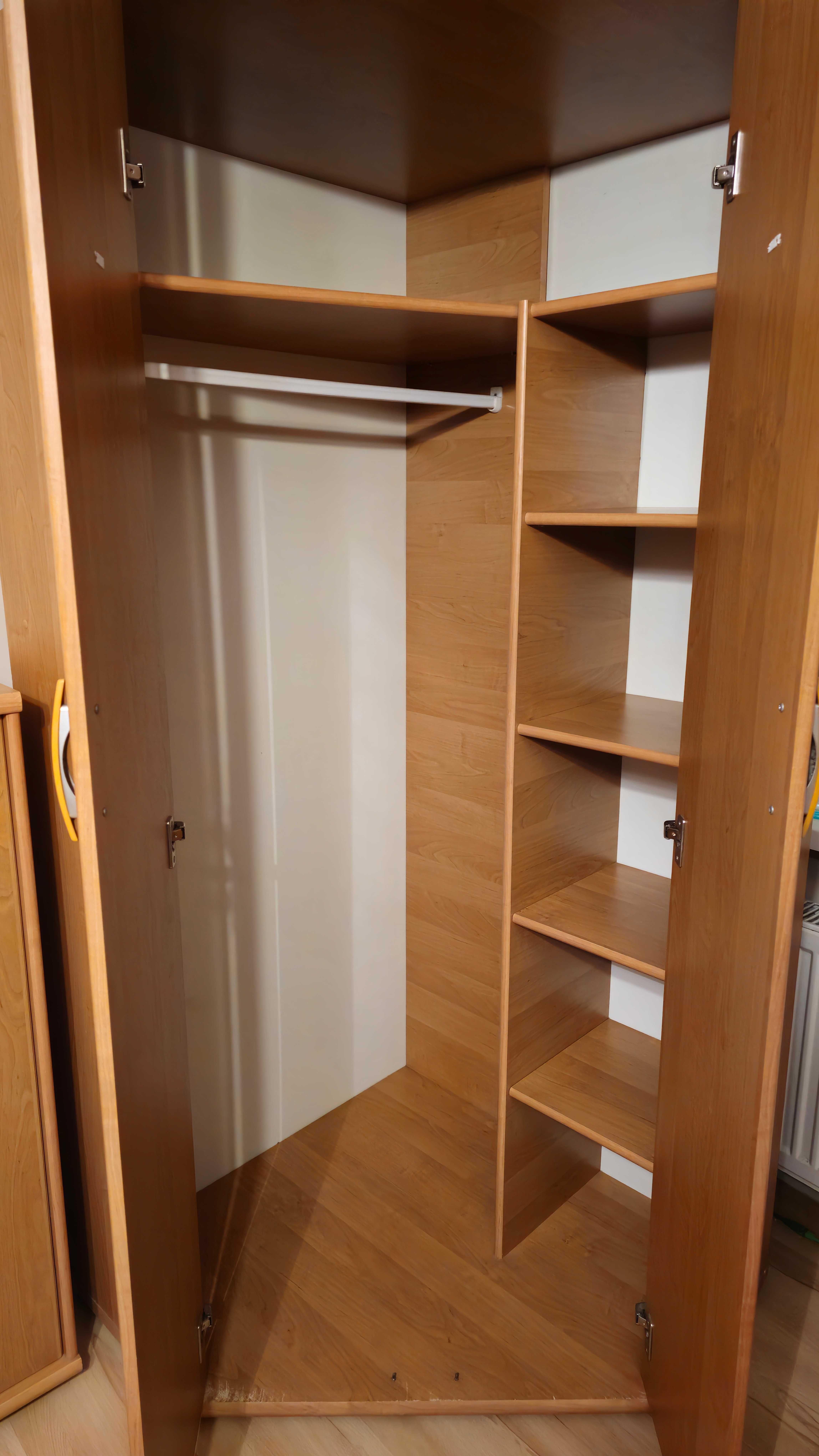 Komplet mebli w kolorze olchy - 10 elementów