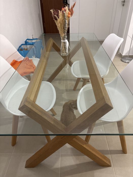 Conjunto de Mesa com cadeiras